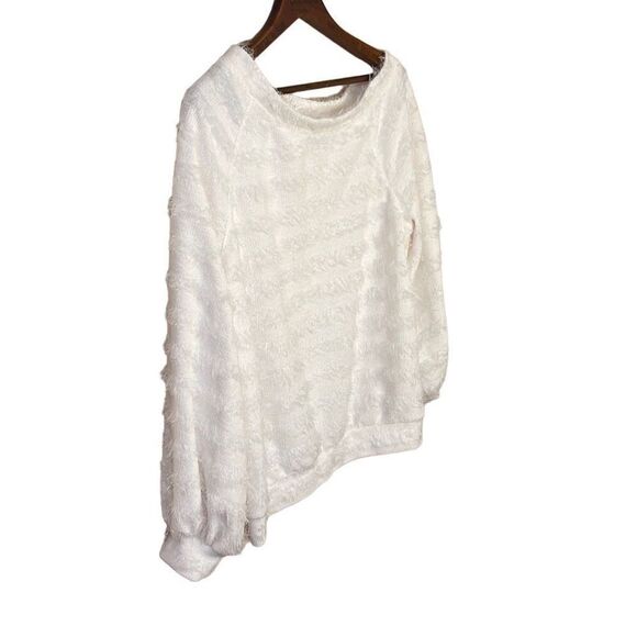 1. State Scoop Neck Top - Picture 3 of 9